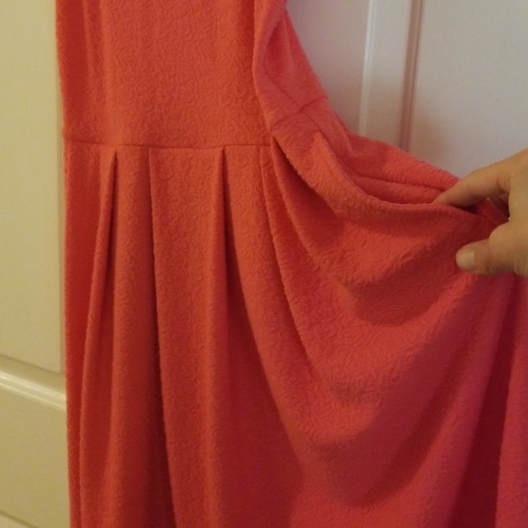 Pink party dress - Picture 2 of 4